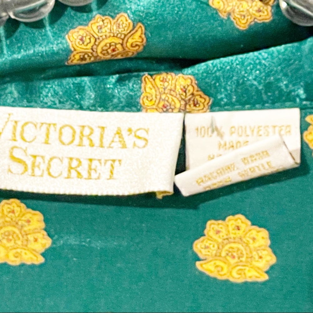 Victorias Secret Gold‎ Label Large Green Button Front Pajama Bed Shirt Crest - Picture 3 of 4